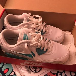 Nike sneakers size 9